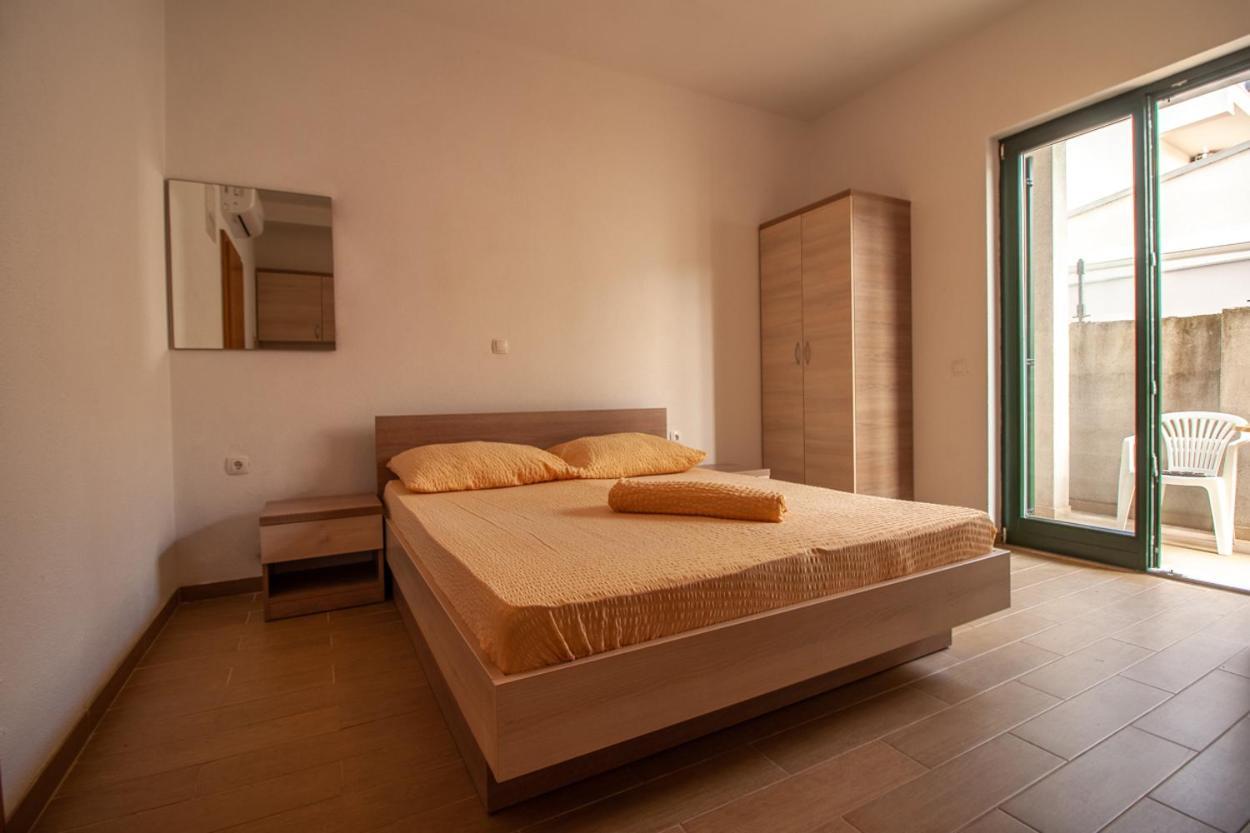 Villa Anteo Uz Plazu Sa Privatnim Parkingom Neum Exterior foto