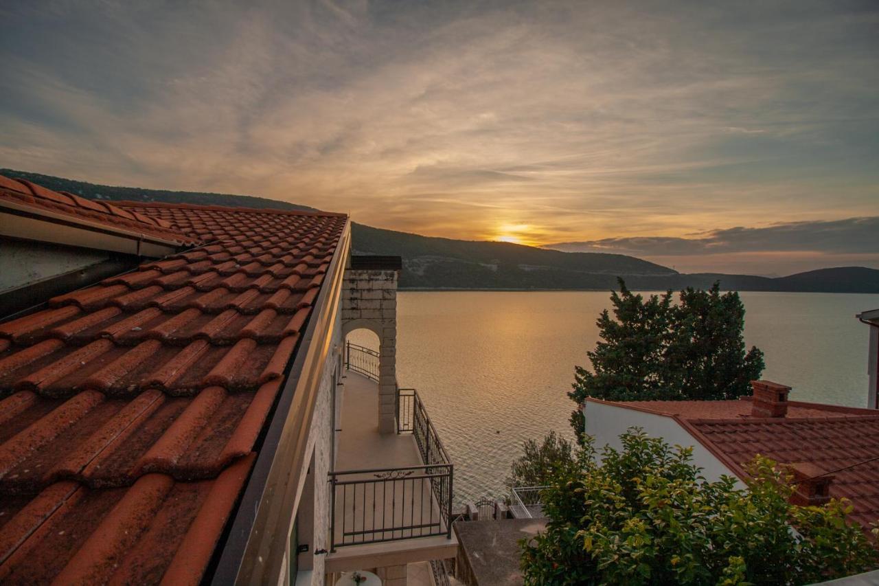 Villa Anteo Uz Plazu Sa Privatnim Parkingom Neum Exterior foto